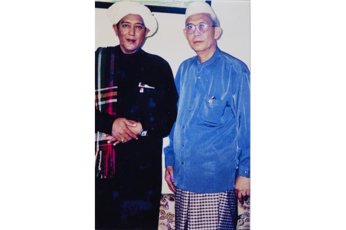 <a href="/assets/ef64ba33-d6f0-4c7a-a3f3-0da4b91867c2/Mohd Asaad and Muhd Zaini.jpg">Image of Mohd Asaad bin Mohd Arshad with Muhd Zaini Abdul Ghani, also known as ‘Guru Ijai’</a>